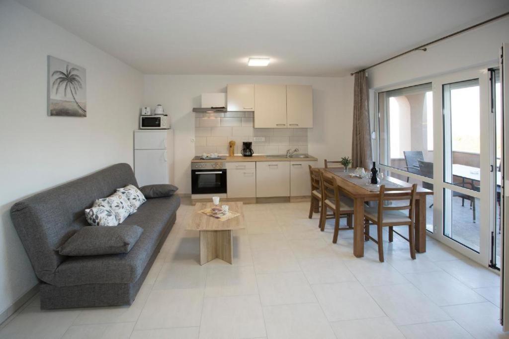 Apartments Panorama With Seasonal Pool Slatine Exteriér fotografie
